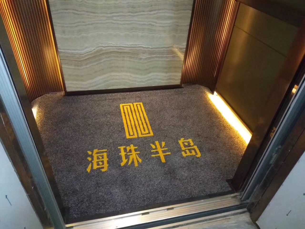 logo电梯垫