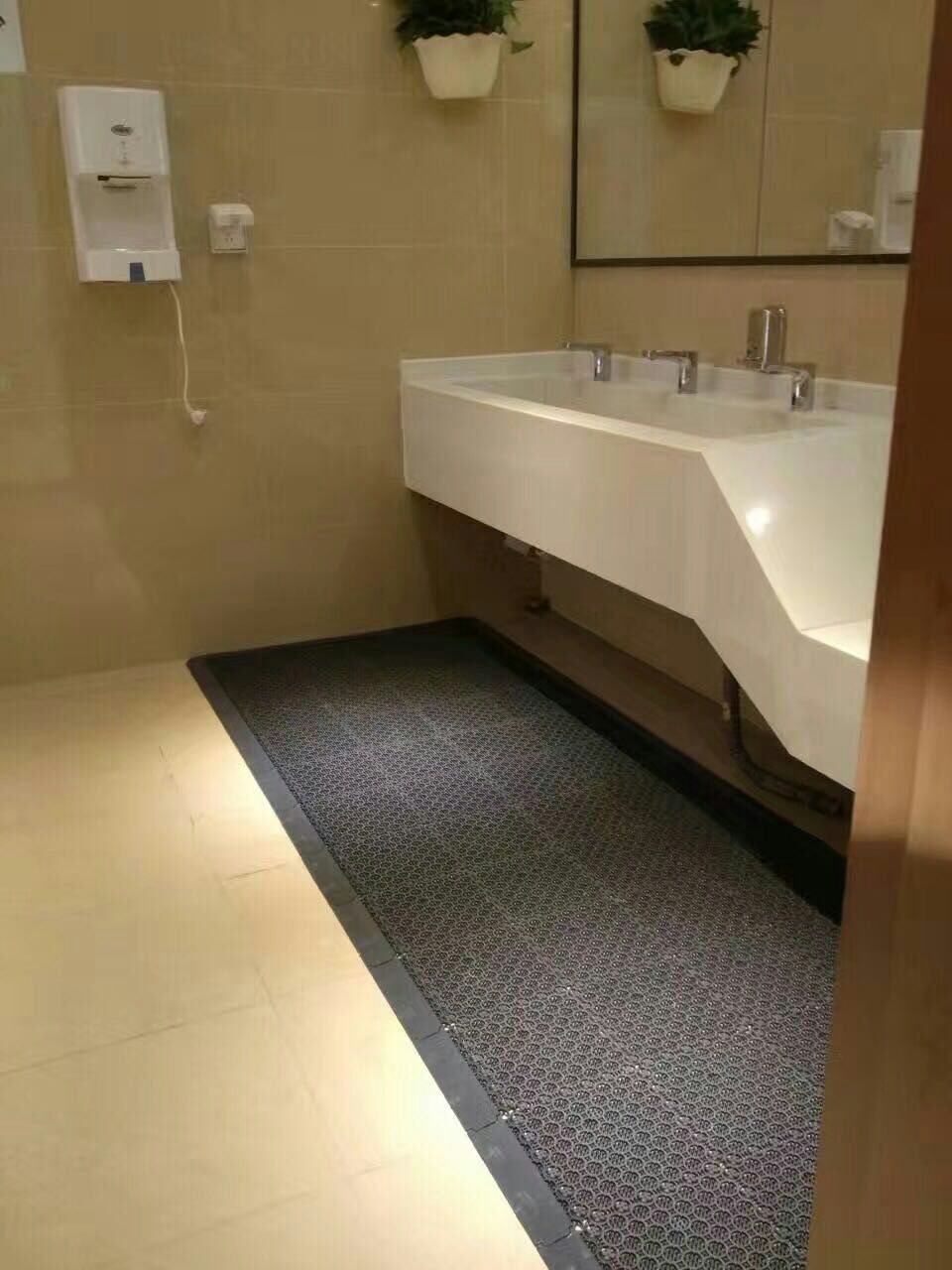 厕所防滑地垫